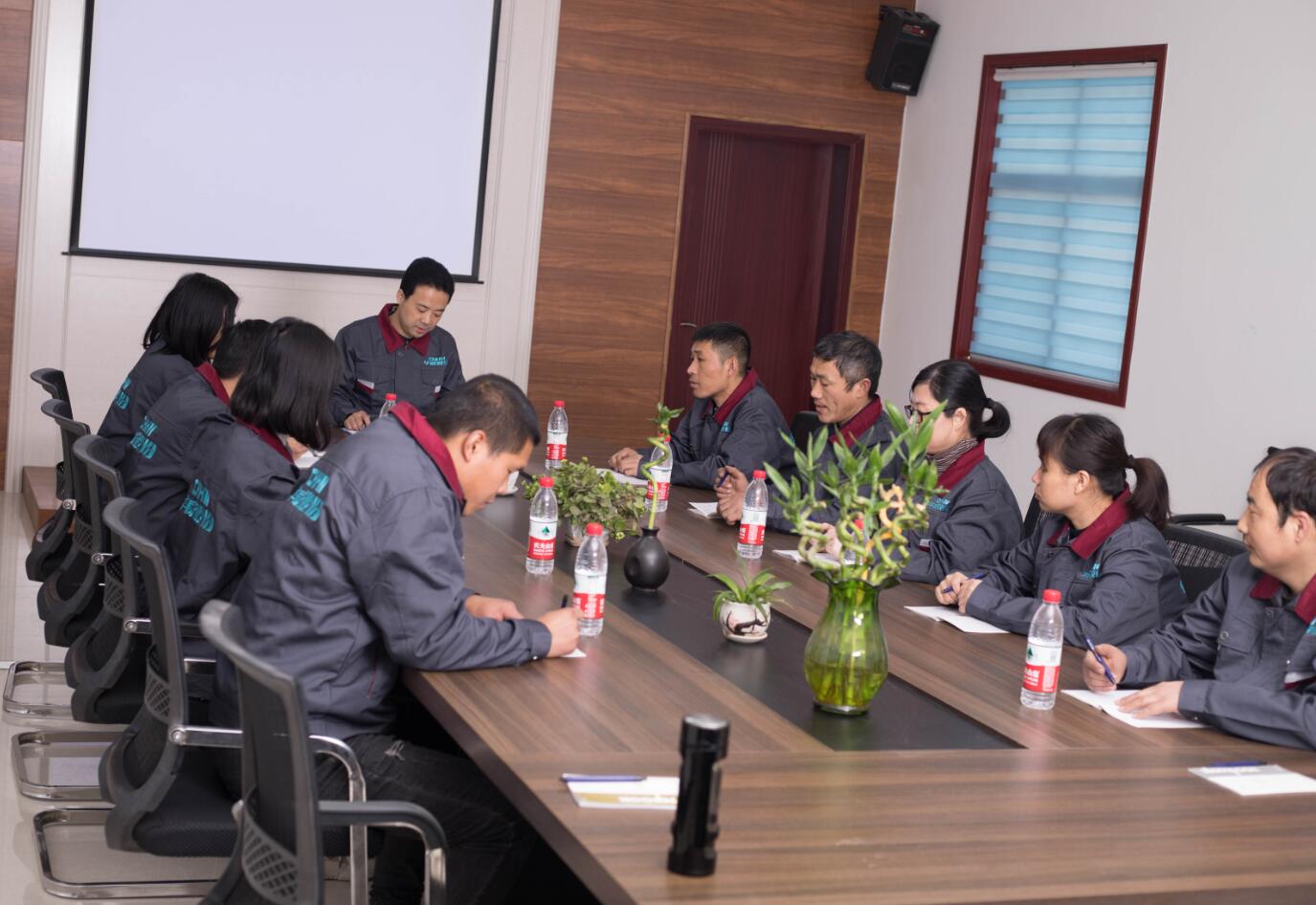 <a href=http://m.hztsbj.com/xjjt/ target=_blank class=infotextkey>橡膠接頭</a>實心纏繞